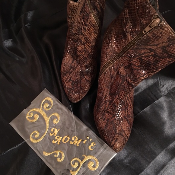 Boots - Picture 3 of 8